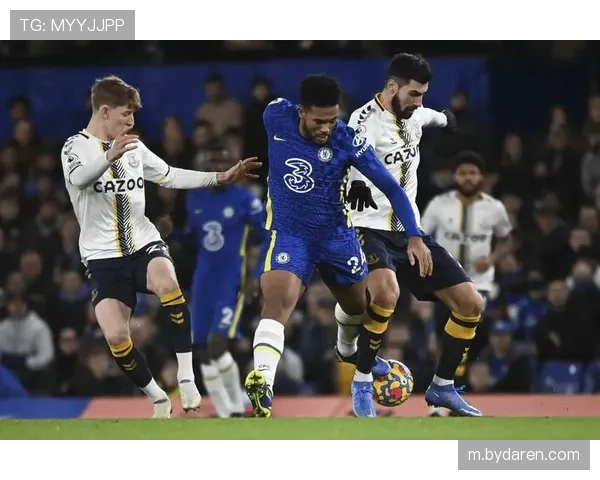 高位压迫战术在欧冠赛场屡遭判罚边界成争论焦点